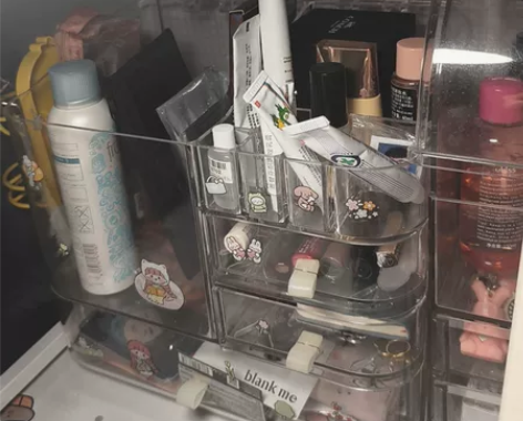 网红化妆品收纳盒桌面亚克力防尘 置物架 化...