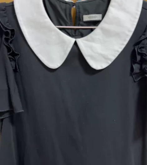 阔色娃娃领荷叶袖黑色连衣裙 尺码：M感兴趣...