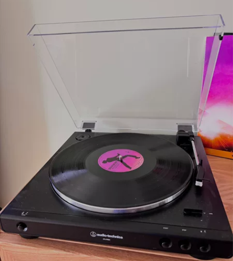 出一个闲置的98成新的唱片机：铁三角at-...