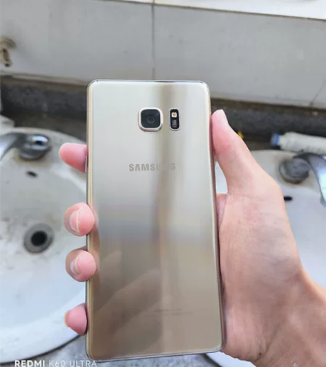 三星note fe 4+64 忘了哪个版本...