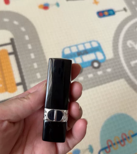 迪奥999 仅试色 姐姐在店里买的售出不退