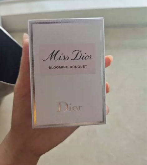 爸爸朋友送的迪奥小姐香水,不是喜欢的香调,...