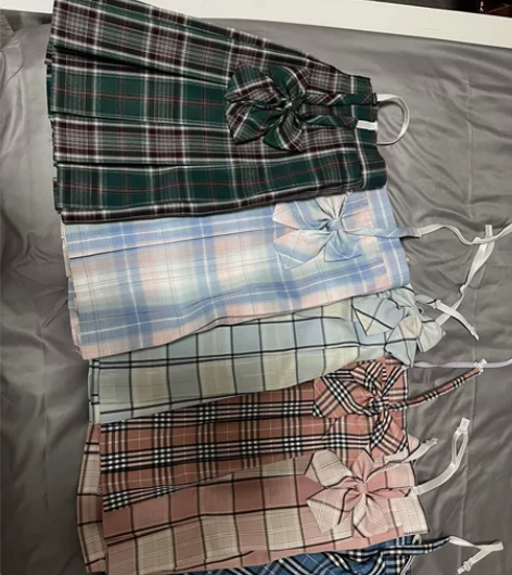 jk群 M L xL都有 一百块钱四条 单...