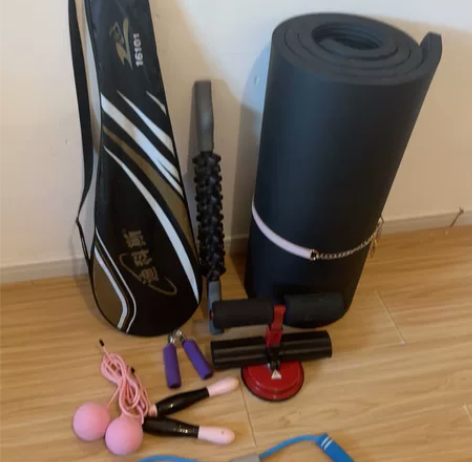 因搬家带不走，出健身套装，羽毛球拍，跳绳，...