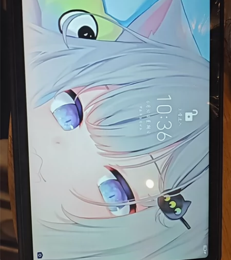 荣耀padv6，后背有点小划痕，功能正常，...