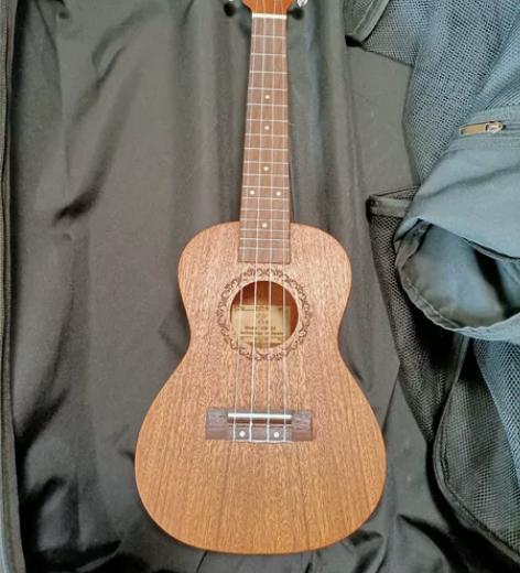 尤克里里,23寸,全新,五十出,石家庄自取...