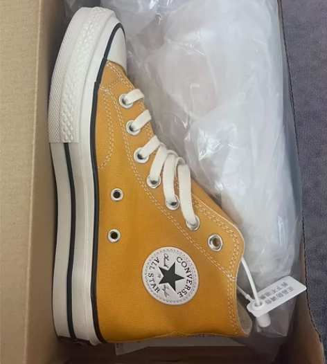 匡威落叶黄全新未穿 鞋盒还在 与正品无差 ...