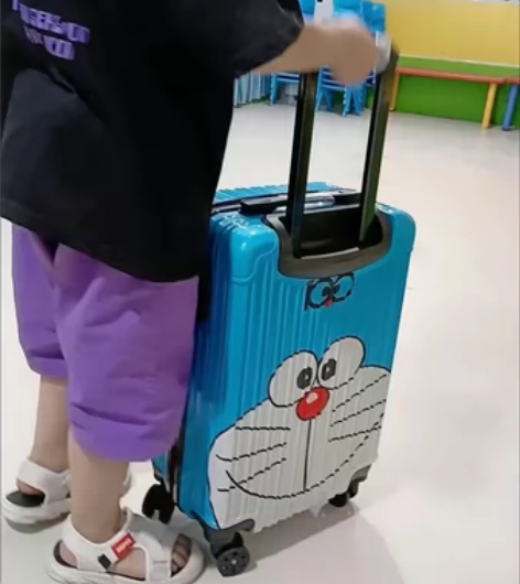 【批发价】全新哆啦A梦卡通行李箱20寸儿童...