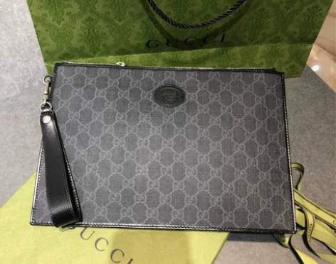 Gucci 老花logo互扣式双G 微标男...