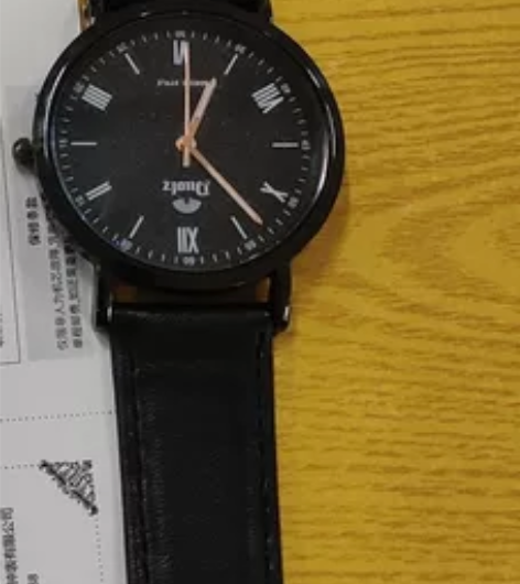 全新99新多伦兹石英表联名星空蓝 感兴趣的...