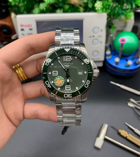 浪琴男士名匠系列机械男表。专柜购买，盒子票...