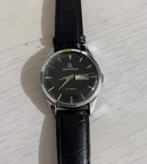 瑞之缘石英表,买来没怎么带,走时正常盒子保...