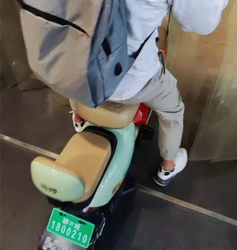 哈啰电动车，免押金，可租可售，短期用电动车...