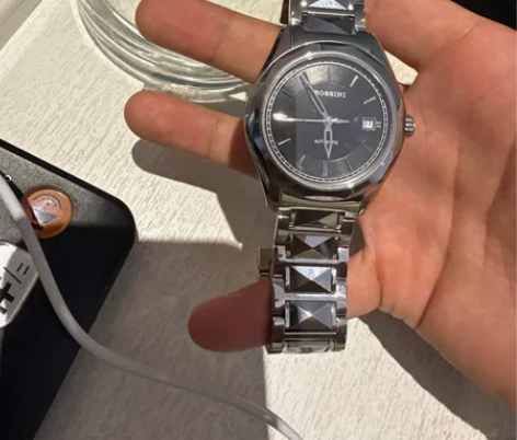 前妻上个月送我的罗西尼启迪系列手表，几乎没...