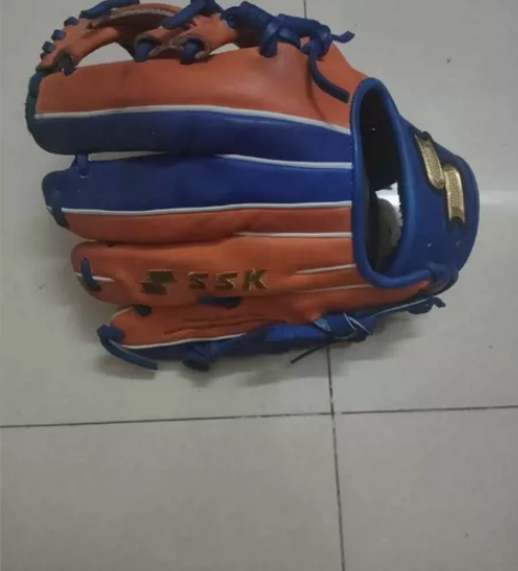 ssk棒球手套，就打了一场比赛原价官网可查...