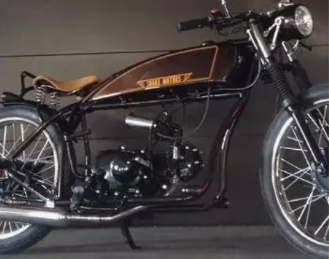 日本三鑫复古摩托车一辆，行驶800公里！车...