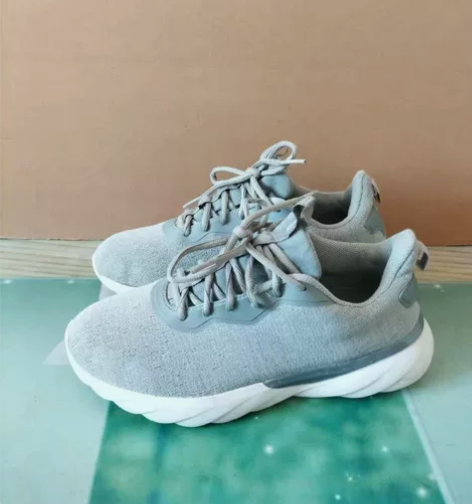 专柜正品匹克41码超轻防滑耐磨跑步鞋，成色...