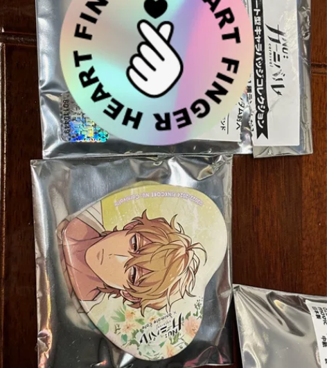 新世界狂欢昆西a咖国版二周年上半场心形吧唧...