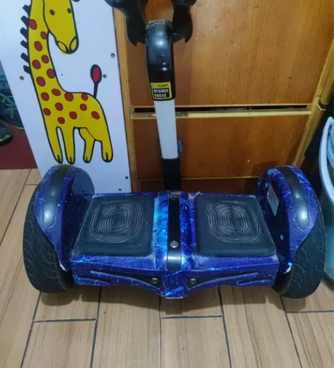 凤凰牌平衡车,9成新,使用痕迹如图,大人小...