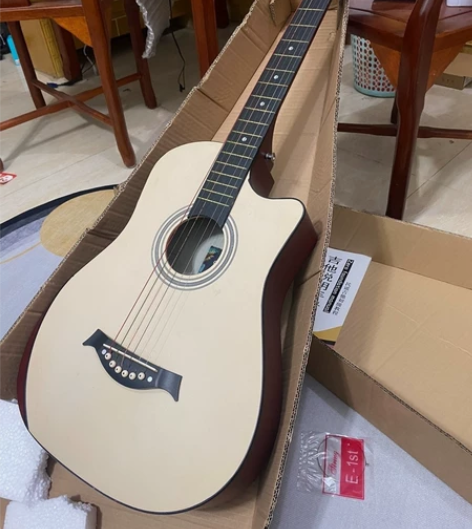 吉他个人二手女生闲置原价1300便宜转让！...