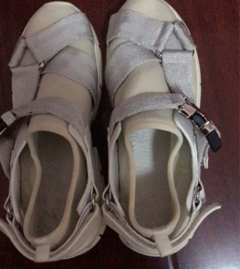 全网最低的普拉达女士运动休闲鞋，码数36，...