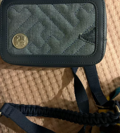 #Lining/李宁 斜挎包 感兴趣的话点...