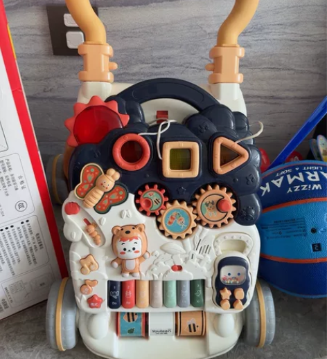 出学步车，带重力水箱，不容易倒，258买的...