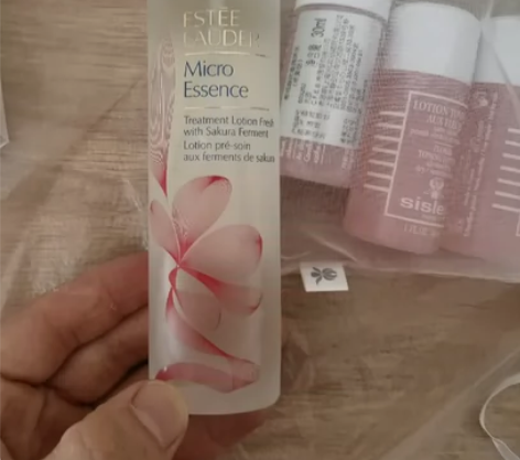 雅诗兰黛樱花微精华露原生液，EsteeLauder/雅诗兰黛...