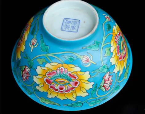 大清康熙年制手绘珐琅彩碗 感兴趣的话点“我...