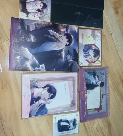 李泽言小盘 内含21生日吧唧 浓情满屋立牌...