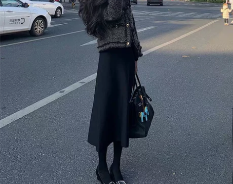 法式御姐气质小香风半身裙女秋冬 感兴趣的话...