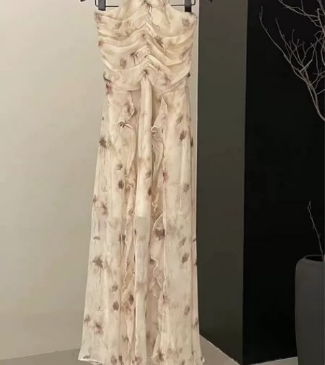 度假裙子，优雅气质荷叶碎花吊带连衣裙 m码...