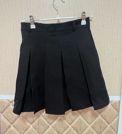 黑色s码全新百褶裙 主页慢30包邮全新be...