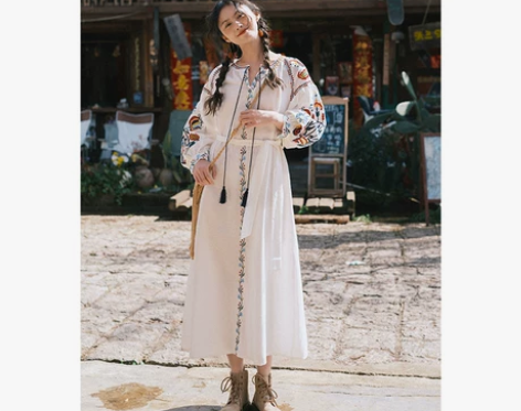 梦的马复古民族风灯笼袖连衣裙重工刺绣云南新...