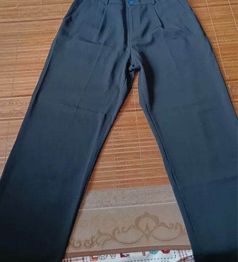 黑色阔腿裤 感兴趣的话点“我想要”和我私聊...