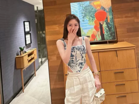 全新 水墨背心鱼骨上衣L 包邮 原价700...