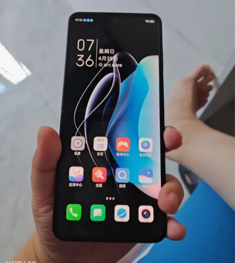 中兴 Nubia 努比亚 flip 折叠...