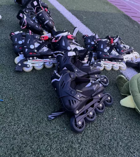 轮滑鞋 场地房租到期 处理卖掉 单排、双排...