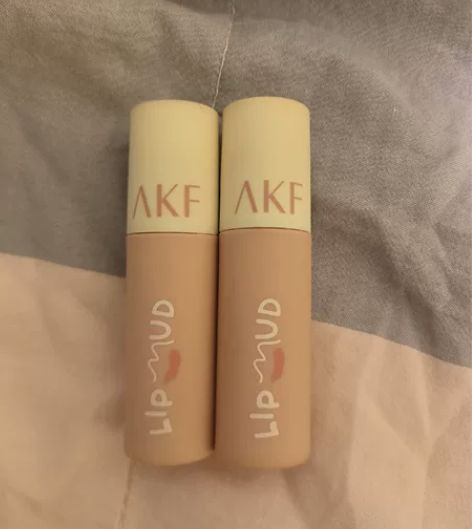 AKF唇釉两支 要的直拍包邮 不退不换 感...