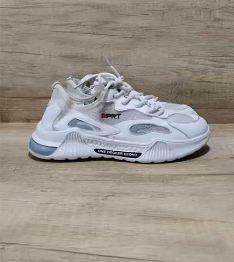 男士舒适透气运动鞋 40码 包邮 [相机]...