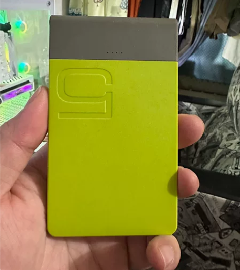 华为5000毫安充电宝,原来卖华为手机送的...