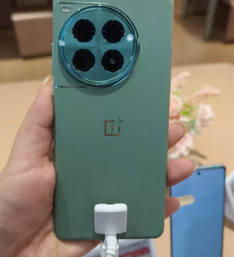 一加Ace3pro有现货了 16+512 ...