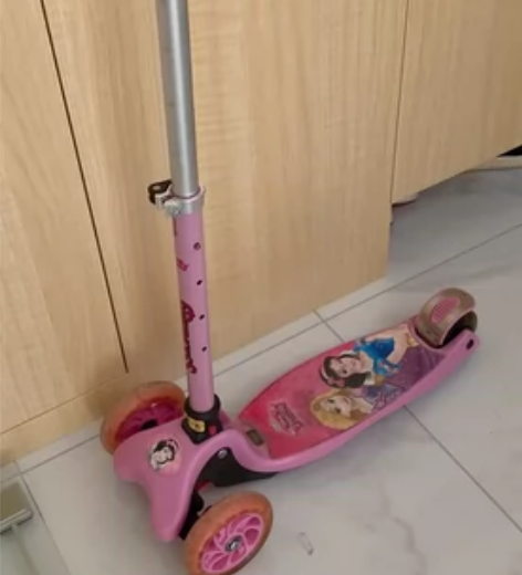 滑板车 感兴趣的话点“我想要”和我私聊吧～...