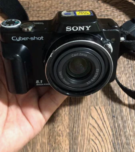 索尼数码相机DSC-H10 注明 屏幕有白...