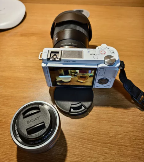 索尼zve10,原机镜头!两个镜头 感兴趣...