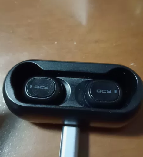 qcyt1c右耳充电仓正常左耳接触不灵无声...