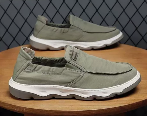 捡漏价出原价两百多布鞋男士秋季透气帅气一脚...