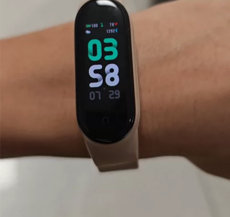 小米手环5NFC版 感兴趣的话点“我想要”...