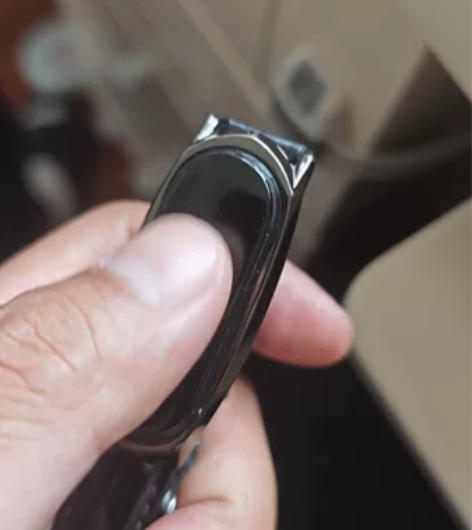 小米手环5 有充电线完好无损好心人收留