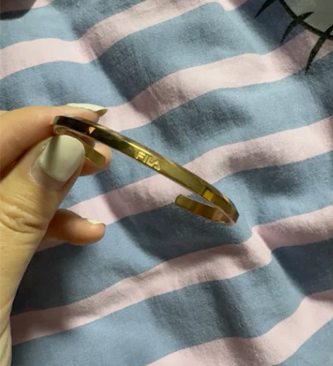 正品斐乐手环 双十一买斐乐手表送的几乎全新...